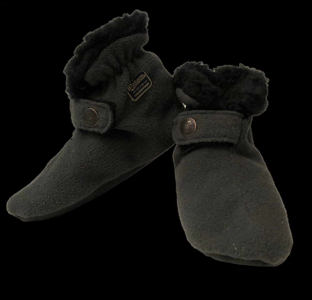 BABY FLEECE NAVIDAD WASTENOT FLEECE SLIPPERS-MEDIUM<span class=' ItemWarning' style='display:block;'>Item is usually in stock, but we&#39;ll be in touch if there&#39;s a problem<br /></span>
